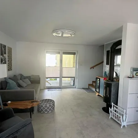 Semesterbostad Na Rozanej *